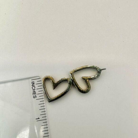 Rhinestone heart post earrings - Picture 4 of 9